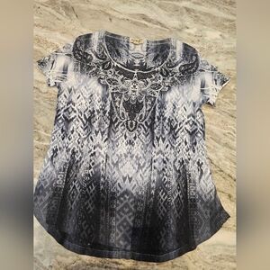 One World Live and Let Live Gray Black Tribal Print Short Sleeve Top Size M